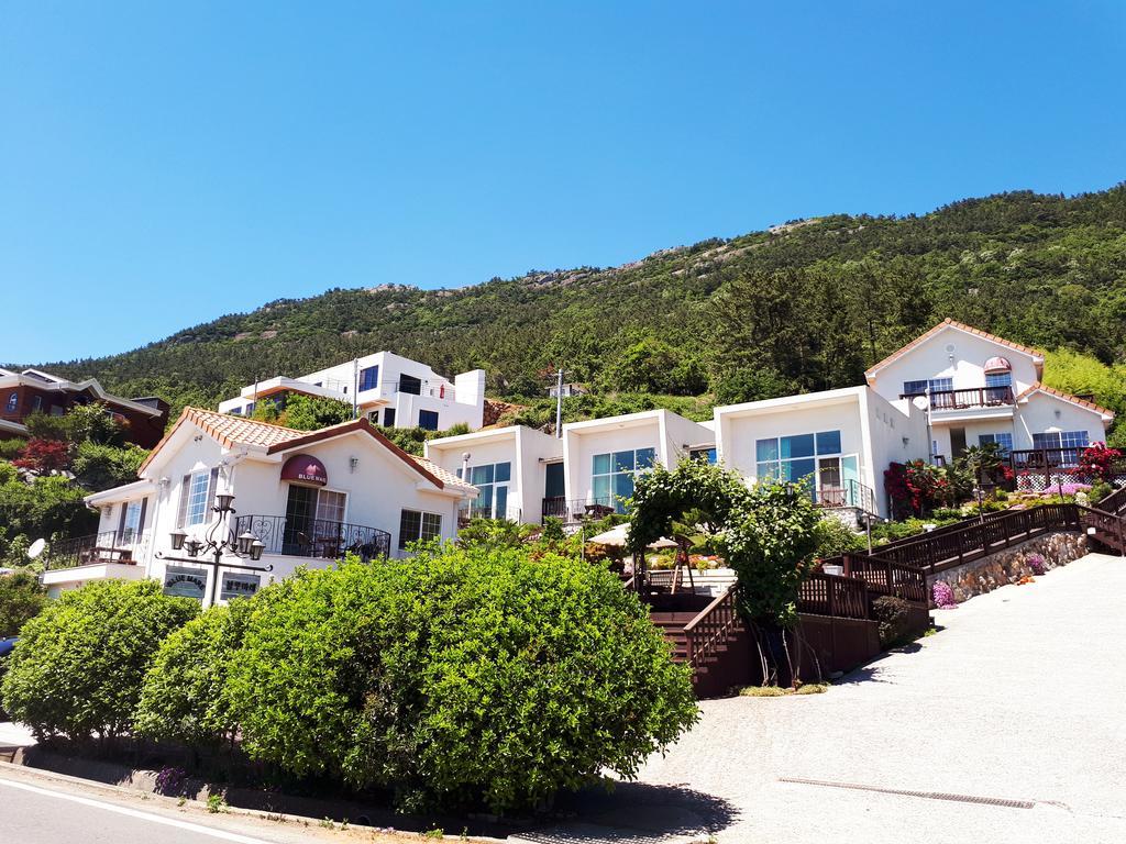Namhae Bluemare Pension Buitenkant foto