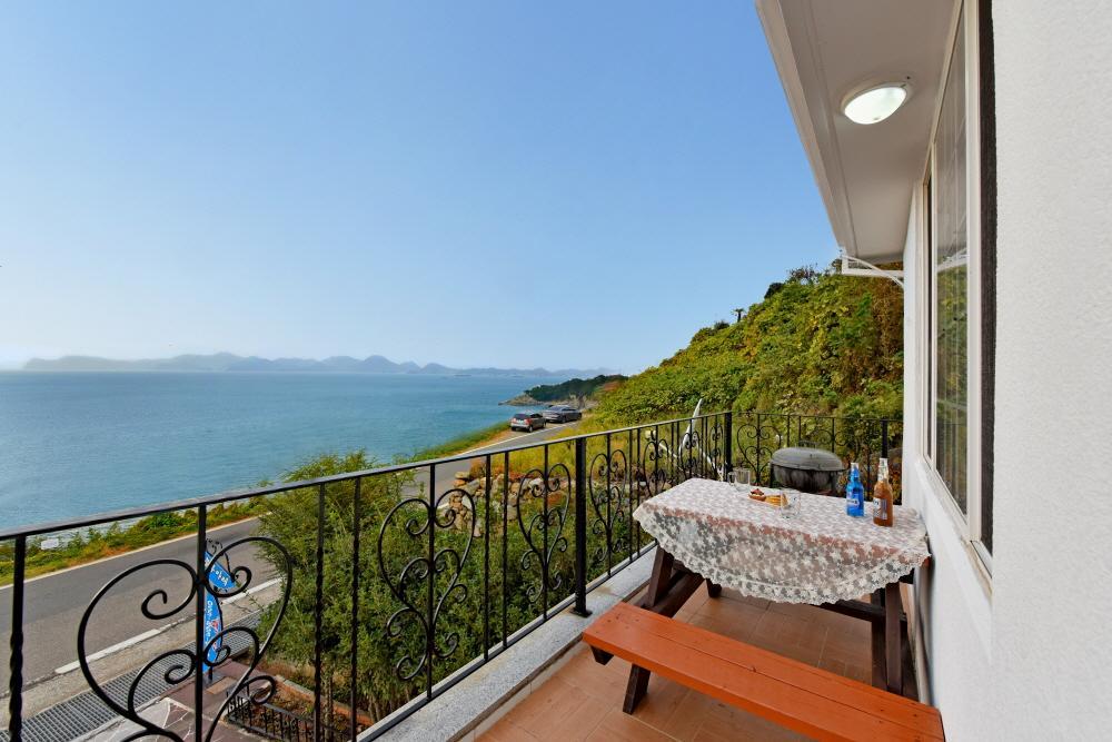 Namhae Bluemare Pension Buitenkant foto