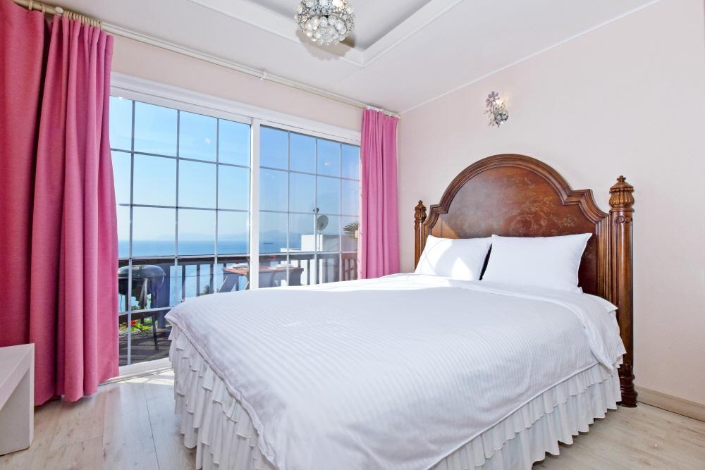 Namhae Bluemare Pension Buitenkant foto