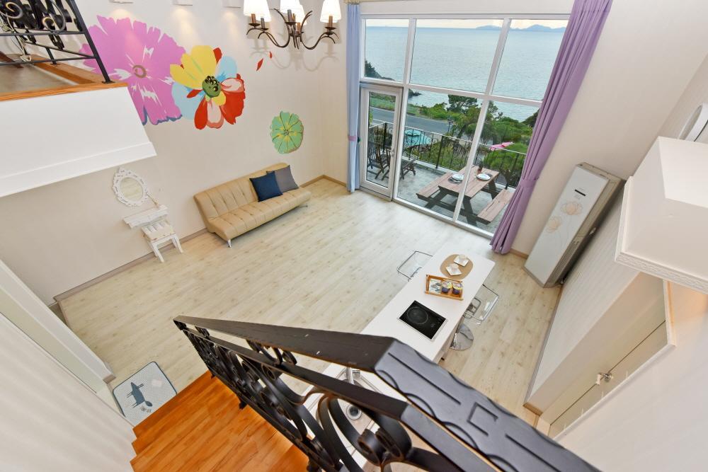Namhae Bluemare Pension Buitenkant foto