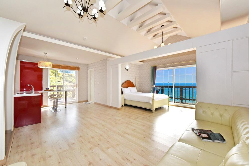 Namhae Bluemare Pension Buitenkant foto