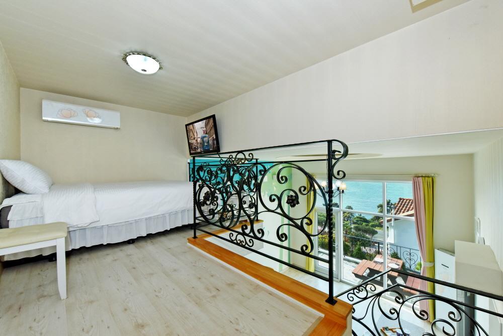 Namhae Bluemare Pension Buitenkant foto